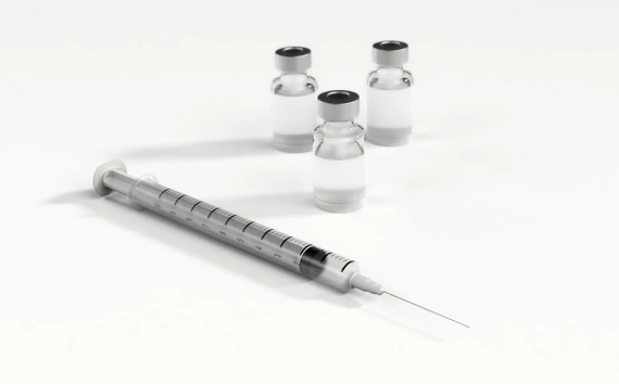 ВТБ: вакцинация на треть повысила спрос россиян на услуги медицинских лабораторий