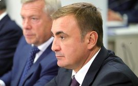 Губернатор Тульской области Алексей Дюмин занял 100 место в рейтинге ведущих политиков