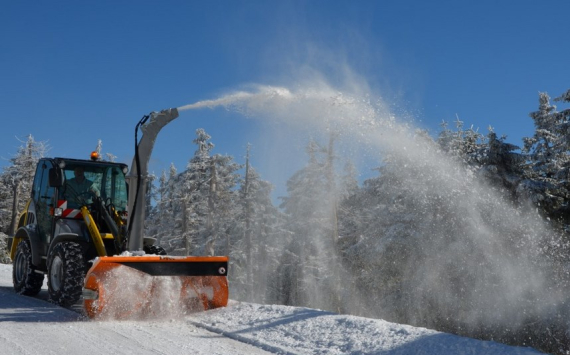 В Тульской области снегоуборочный трактор приобретут за 14,3 млн рублей